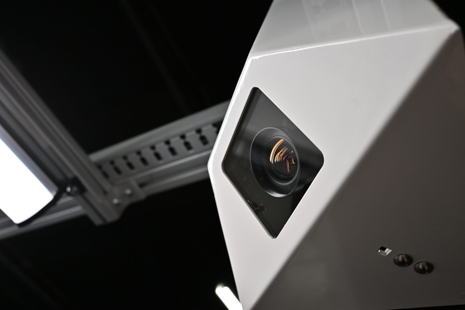 Camera mounted on a BagsID capture arch